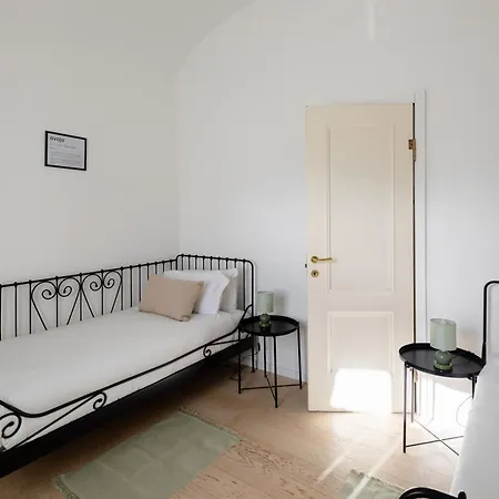 2 Bedrooms Flat Near The Colosseum Rzym
