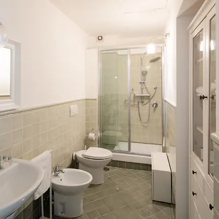 2 Bedrooms Flat Near The Colosseum Apartament Rzym