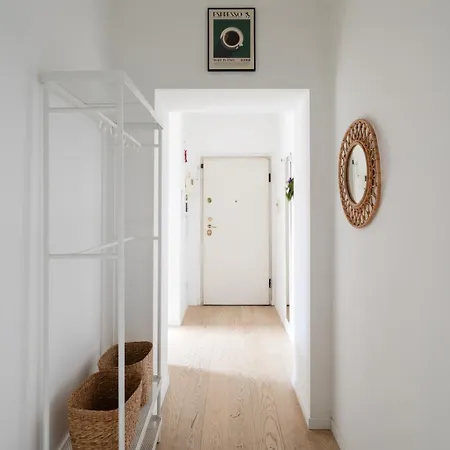 2 Bedrooms Flat Near The Colosseum Rzym