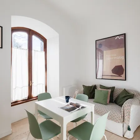 2 Bedrooms Flat Near The Colosseum