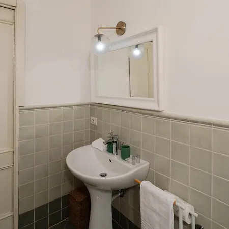 2 Bedrooms Flat Near The Colosseum Roma